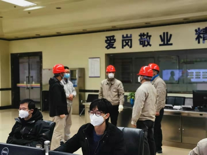 万众一心共克时艰，，众志成城战胜疫情