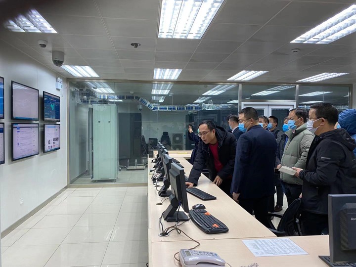 集团党委委员、、、副总司理张清带队到中国太原煤炭生意中心考察交流