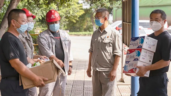 解化化工开展“我为群众办实事”2021年“关爱职工、、、夏送清凉”活动