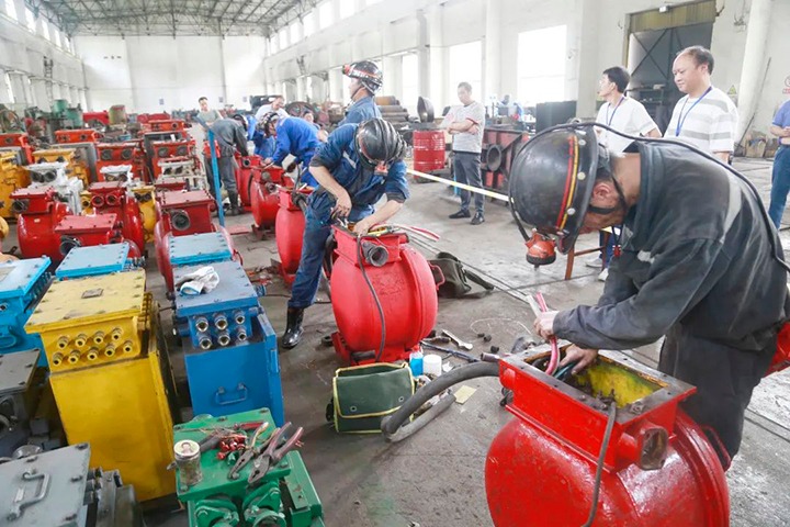 威信煤炭开展电缆接线、、、钢管焊接手艺交锋活动