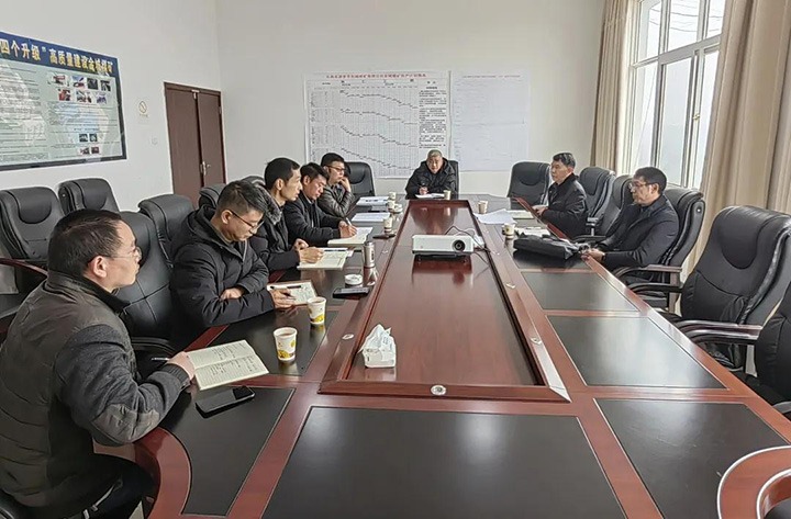 云煤（鸿运国际）集团党委委员、副总司理缪和星一行到云南东源罗平东城煤矿有限公司督导调研