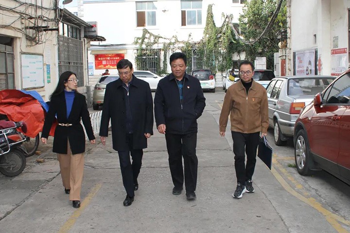 云煤（鸿运国际）集团党委副书记、总司理高建嵩到恒通煤业公司开展春节送温暖慰问活动