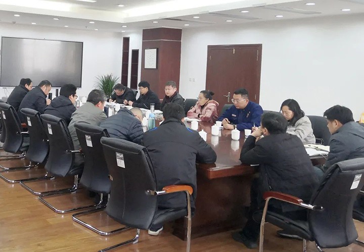 云煤（鸿运国际）集团副总工程师喻翔一行到曲煤焦化公司开展春节前清静消防检查