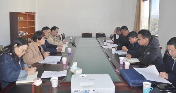曲靖市麒麟区财务局、税务局一行到云南陆东煤矿有限公司调研指导事情