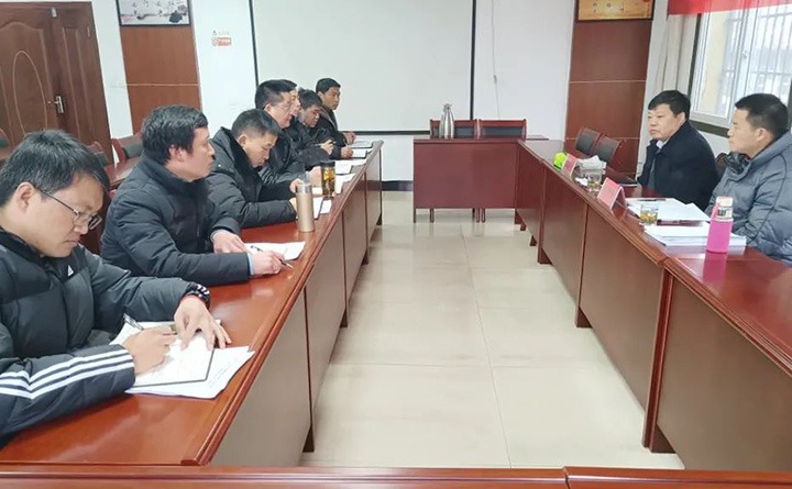 云煤（鸿运国际）集团总司理助理、、刷新办主任陈家昆一行到四角地煤矿公司督导调研