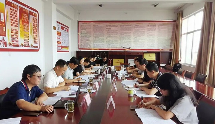 集团党委副书记、、副董事长、、总司理高建嵩一行到化工供销公司调研指导事情