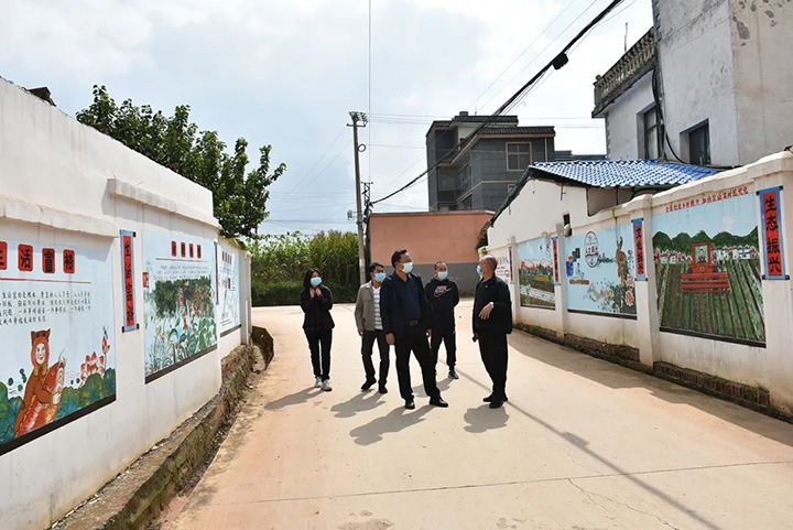 【简讯】曲煤焦化持续推进墟落振兴“试点”事情｜四角地煤矿团支部到敬老院开展“月圆中秋、、、爱心无疆”送温暖献爱心主题活动