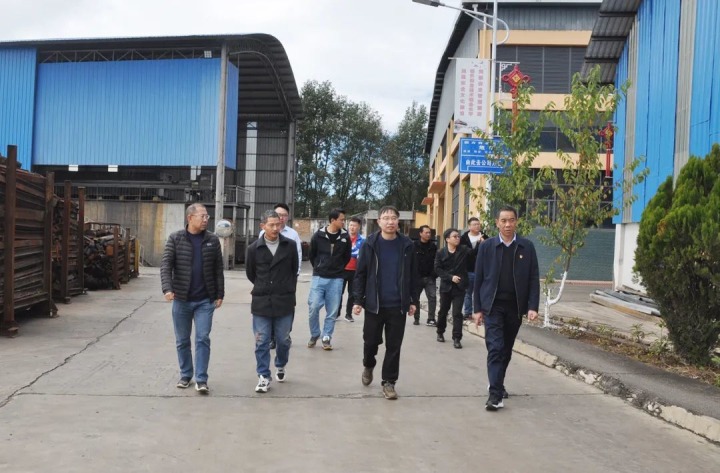 曲灸愿茉淳值匙槌稍、副局长龙光伟一行到陆东煤矿公司督导清静生产事情