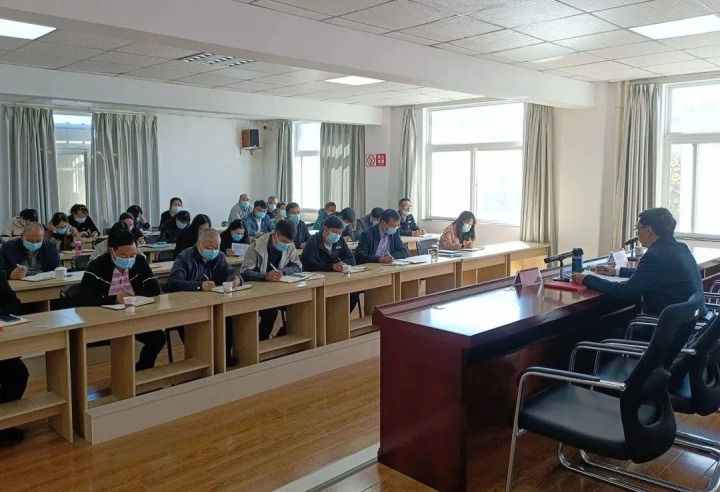 云煤（鸿运国际）集团党委副书记、、副董事长、、总司理高建嵩到挂钩联系支部教学学习贯彻党的二十大精神专题党课