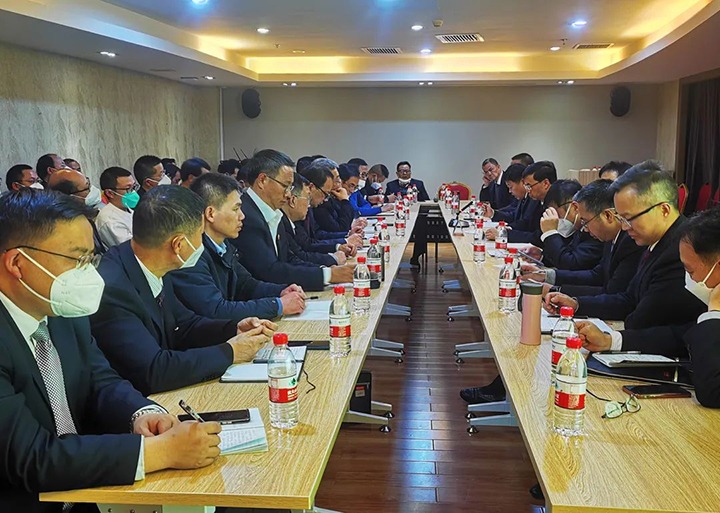 云煤（鸿运国际）集团召开2023年春节时代清静生产电煤保供信访维稳专题会