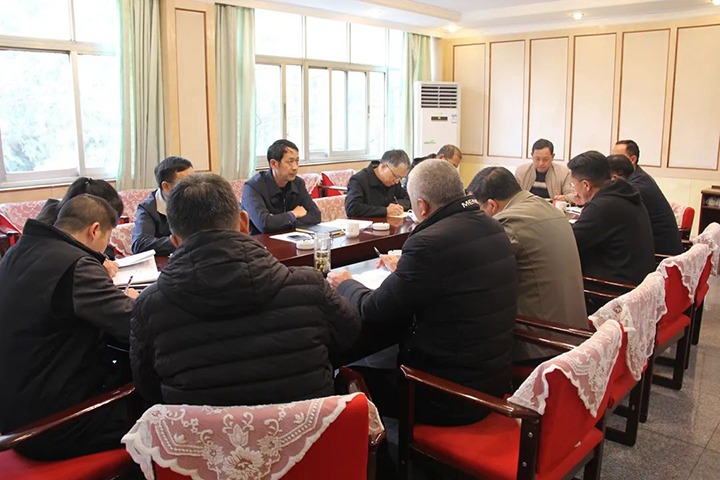 云煤（鸿运国际）集团党委委员、、、副总司理缪和星一行到田坝煤矿公司指导2022年度民主生涯会