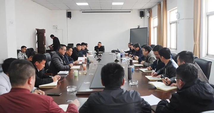 云煤（鸿运国际）集团党委副书记、副董事长、总司理高建嵩到陆东煤矿公司调研清静生产事情