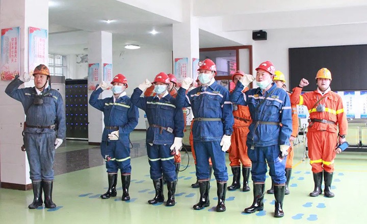 云煤（鸿运国际）集团专职外部董事寸延峰一行到镇雄煤业公司调研
