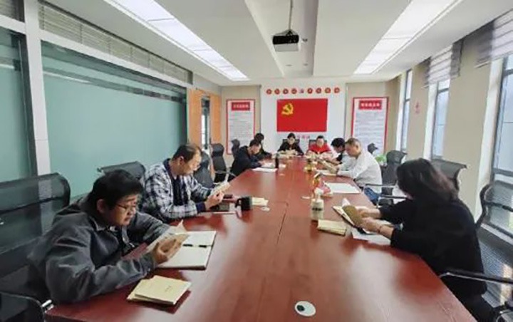 【简讯】鸿运国际地产公司党支部开展学好“口袋书”活动