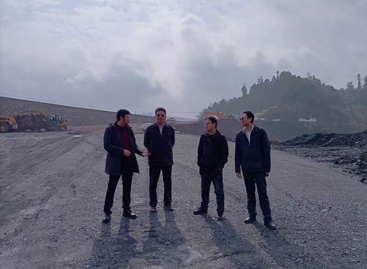 云煤（鸿运国际）集团专职外部董事寸延峰到罗平东城煤矿公司金城煤矿调研