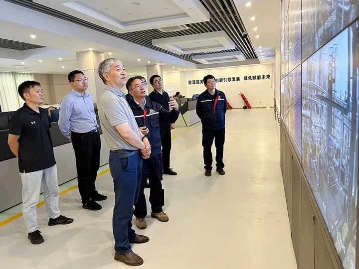 【主题教育】省国资委党委委员、、、副主任洪国正到先锋化工公司开展主题教育调研