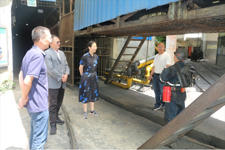 【主题教育】云煤（鸿运国际）集团党委委员、、财务总监莫晓丹一行到天井煤矿开展主题教育调研