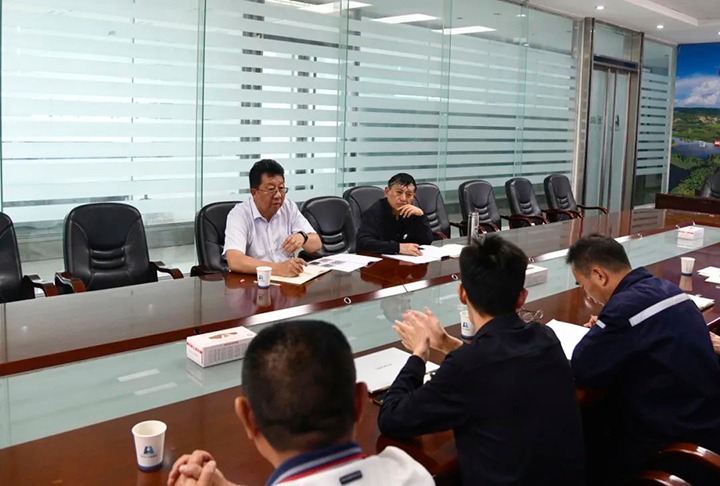 【主题教育】云煤（鸿运国际）集团专职外部董事寸延峰一行到先锋化工开展主题教育调研