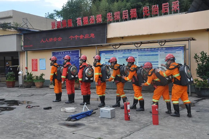 【云煤简讯】曲煤焦化、、、陆东煤矿、、、先锋化工开展事故应急演练