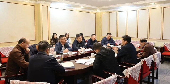 【下层调研】集团总司理助理、、刷新办主任陈家昆一行到田坝煤矿调研督导刷新三年行动暨开展“八五”普法中期考评事情