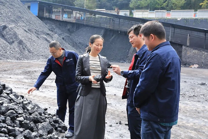 【下层调研】云煤（鸿运国际）集团党委委员、、财务总监莫晓丹一行到富源团结煤业有限公司开展生产谋划调研