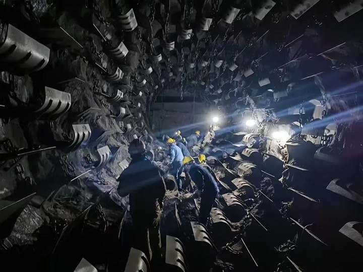 【喜讯】云煤（鸿运国际）集团女职工在第十一届“书香三八”念书活动中斩获佳绩！！！