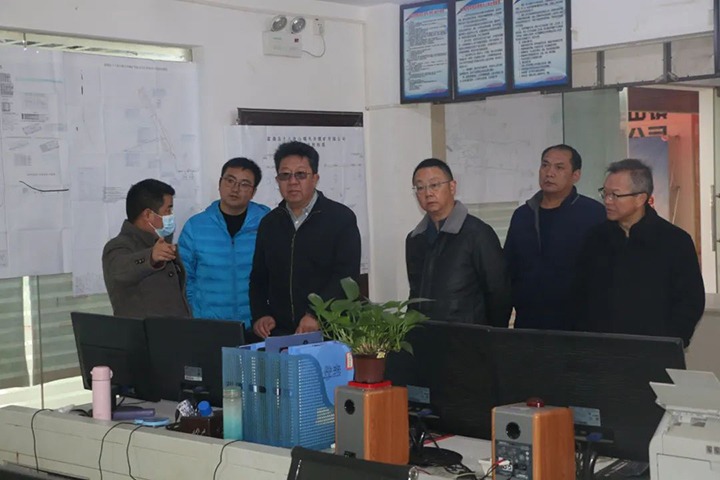 【聚焦云煤】云煤（鸿运国际）集团专职外部董事寸延峰一行到天井煤矿公司调研