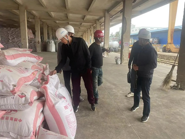 【聚焦云煤】云煤（鸿运国际）集团到石化供销公司开展清静环保检查