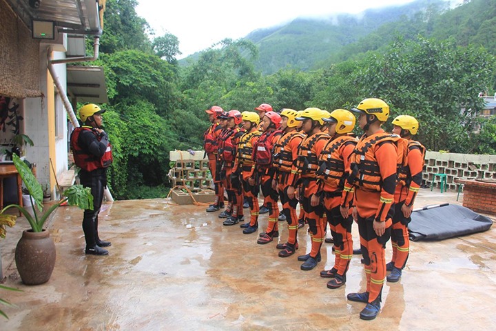 东源队勇赴普洱小黑江，，提升急流水域救援能力