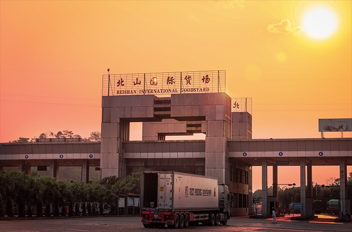 立异通关模式 提升通关时效，，，口岸经济持续发力