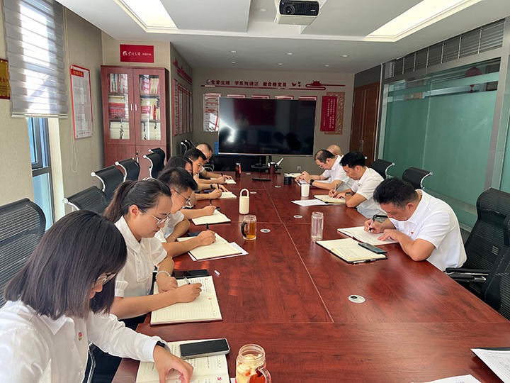 鸿运国际地产党支部开展“凝心聚力促刷新，驻足岗位做孝顺”主题党日活动