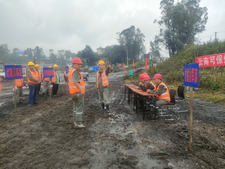 应急始于心，，，提防始于行——可保煤矿公司开展火灾专项应急预案演练