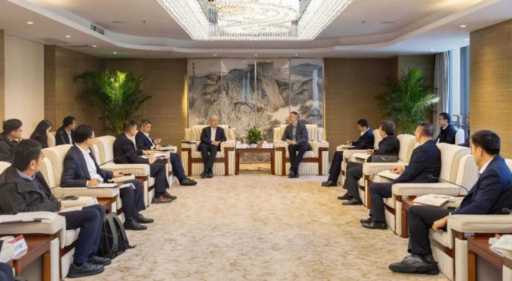 山东大学与能投集团、煤炭工业集团交流座谈