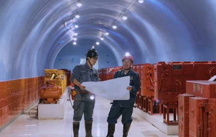 匠心逐梦 千钧笔绘就“煤！！鼻寰残峦季