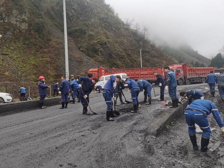 携手共进，共筑漂亮矿山