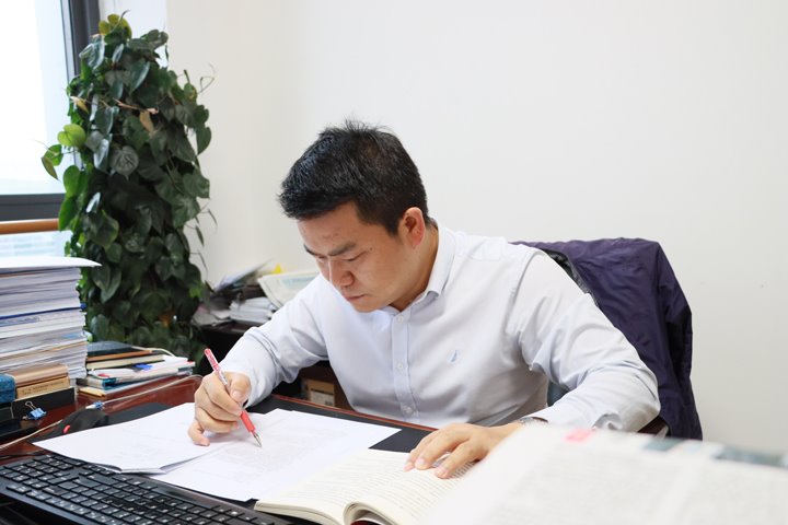 天下转达表扬！“五进”普法润心间 法治信仰铸继承