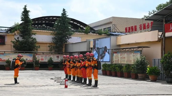 云南陆东煤矿有限公司开展水灾应急演练活动